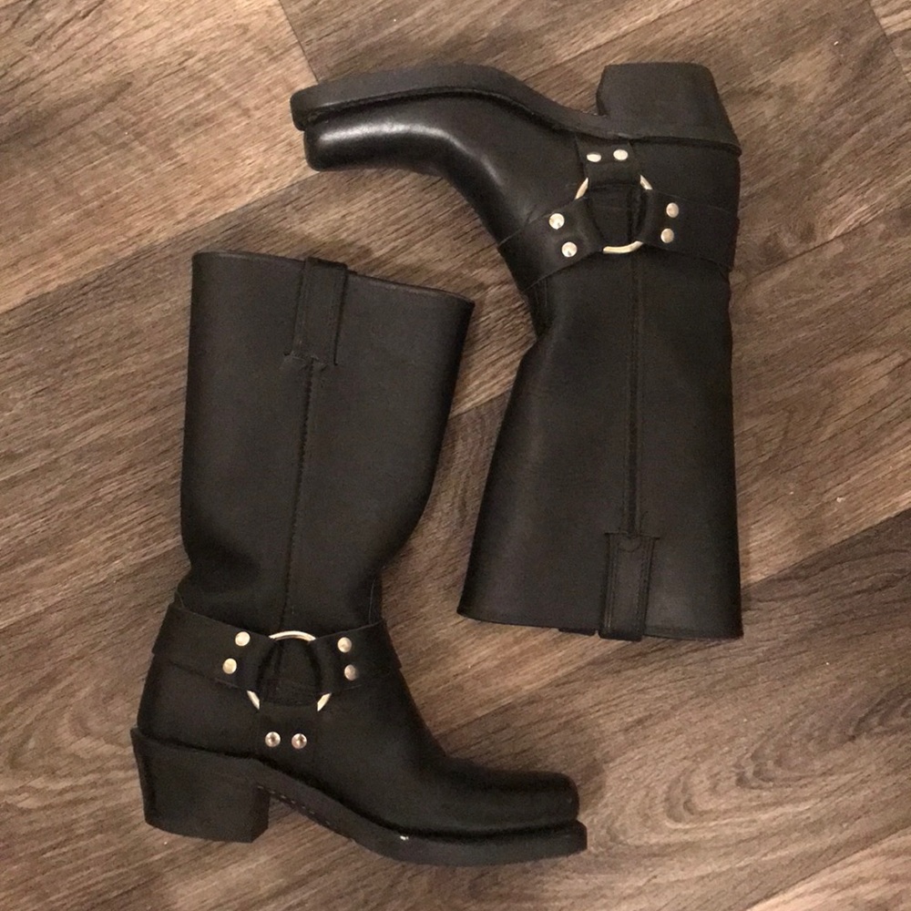 Frye company harness 12R boots